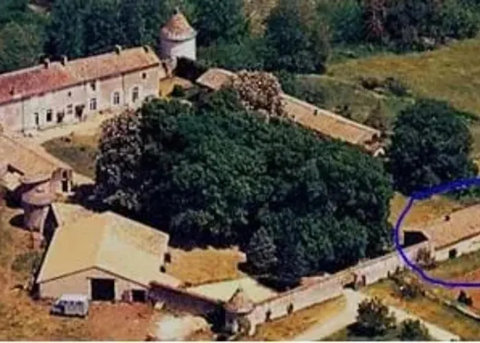 Maison Spacieuse Près Du Centre équestre Сasa de vacaciones Anché